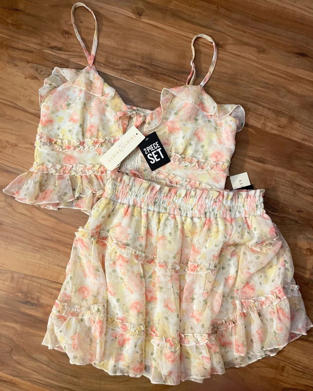 Thirty/Thirty NWT Ruffle Coquette Floral Two-Piece Set, Tie Front, Smocking SZ L